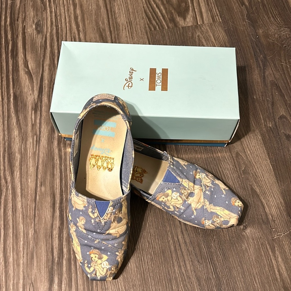Limited Edition Snow White Disney x TOMS